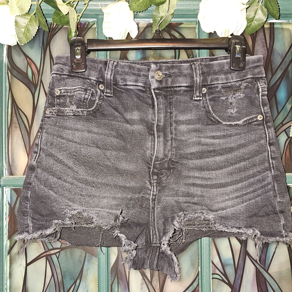 American Eagle Curvy Super Hi-Rise Shortie in Black